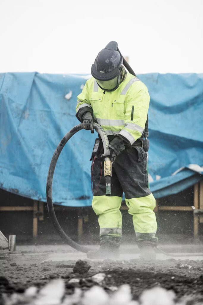 worker working at airblast