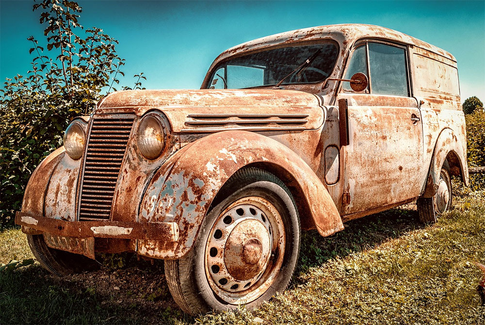 rusty car image